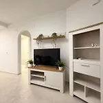 Comfortable 1 Bedroom In شقة تورّيفيِخا