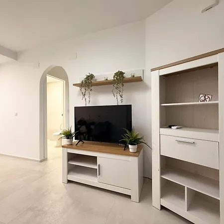 Comfortable 1 Bedroom In Apartamento Torrevieja