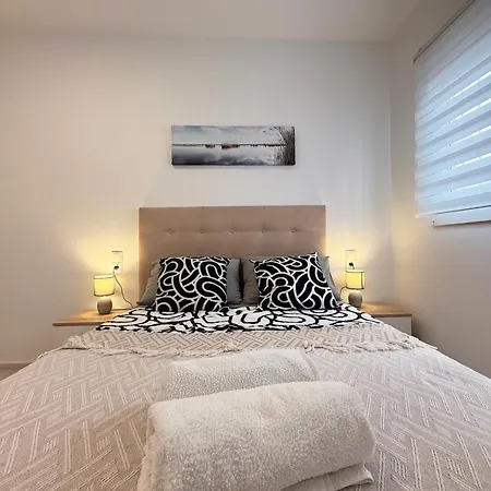 Comfortable 1 Bedroom In شقة