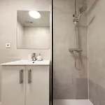 Апартаменти Comfortable 1 Bedroom In *