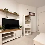 Апартаменти Comfortable 1 Bedroom In *