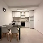 Апартаменти Comfortable 1 Bedroom In Торрев'єха