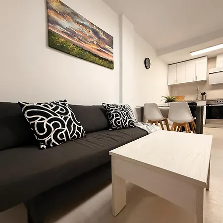 Comfortable 1 Bedroom In Apartament