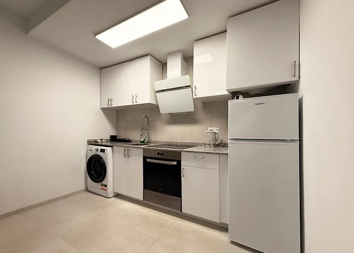 Comfortable 1 Bedroom In Lägenhet *