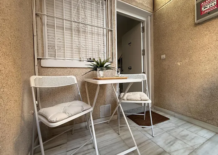 Comfortable 1 Bedroom In Lägenhet *