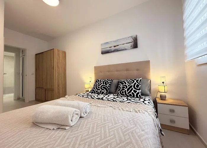 Comfortable 1 Bedroom In